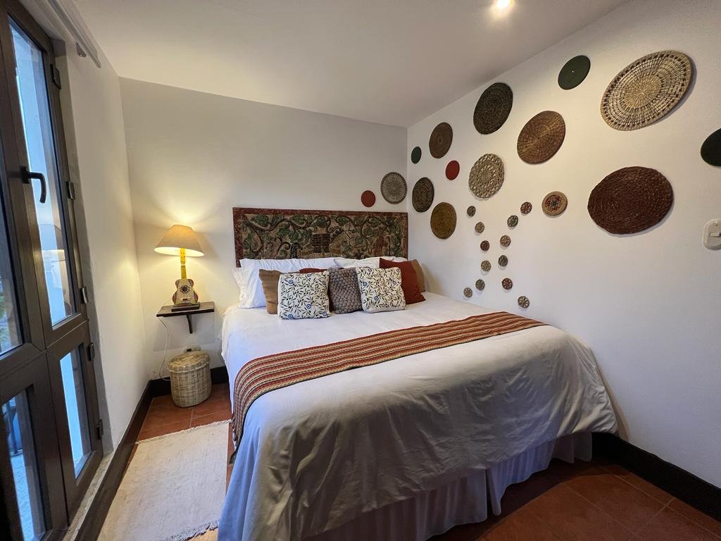 Las Guitarras bedroom
