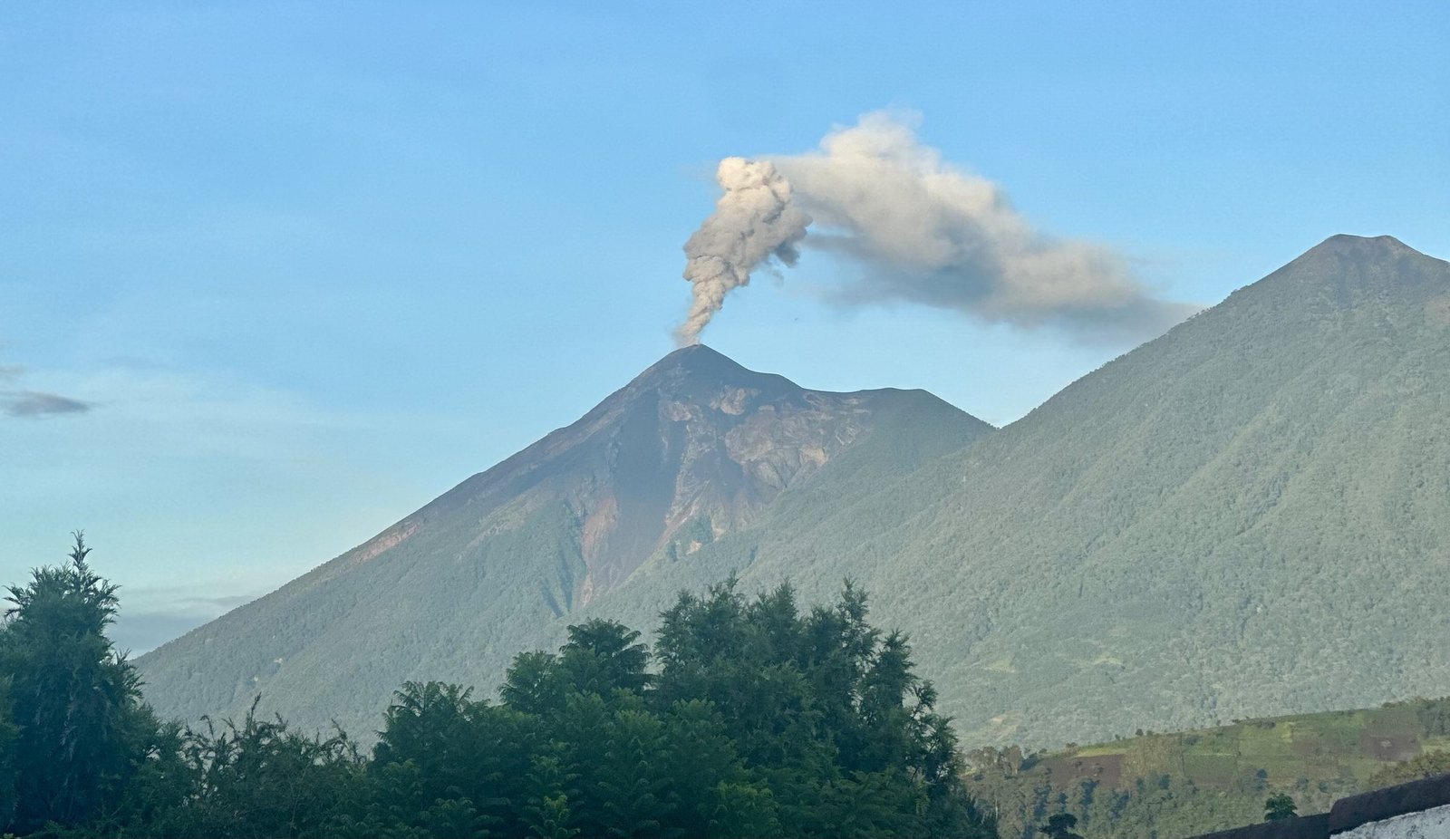 Volcán de Fuego erupting at night